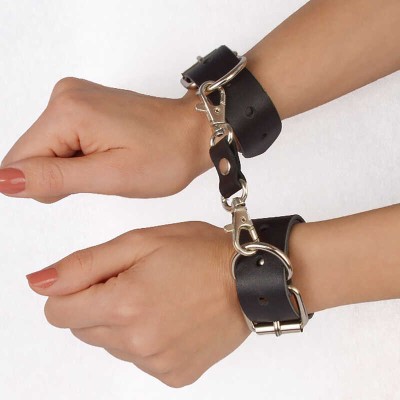 Наручники кожаные для начинающих Новичок